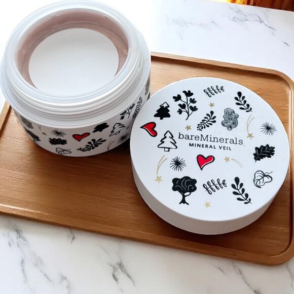 bareMinerals New Mineral Veil Finishing Powder Foundation Diamond Light Sealed - Picture 1 of 6